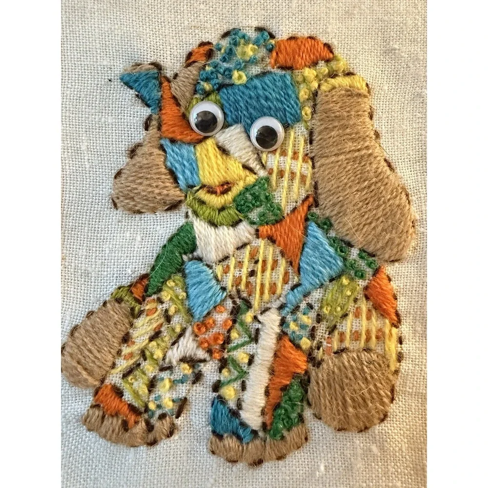 VTG‎  Crewel Elephant w/Wiggle Eyes Needlecraft Embroidery Picture Frame 70